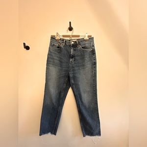TOPSHOP- Straight Leg Mom Jeans